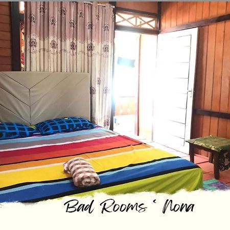 Heiner Homestay Bunaken Exteriör bild