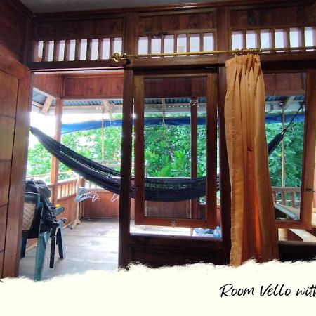 Heiner Homestay Bunaken Exteriör bild