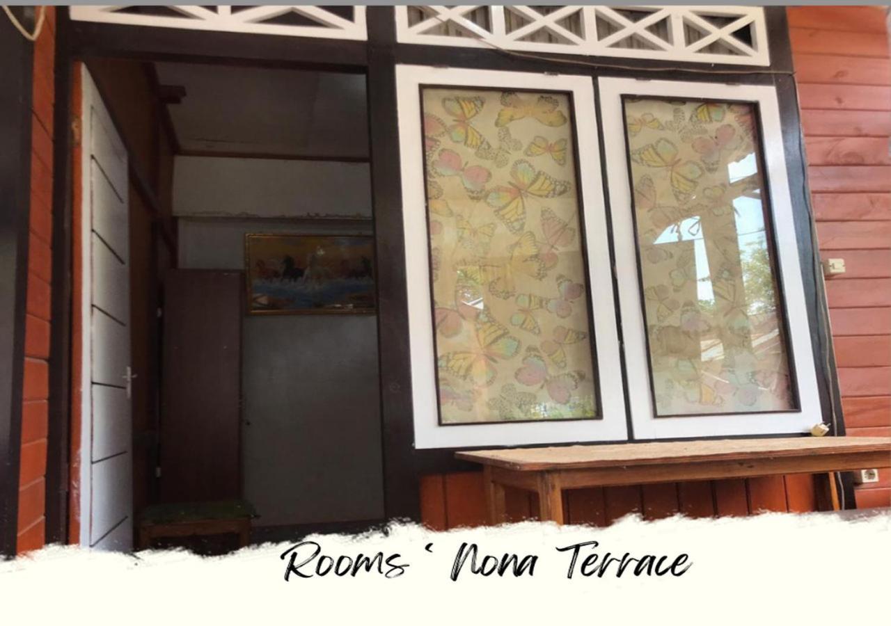 Heiner Homestay Bunaken Exteriör bild