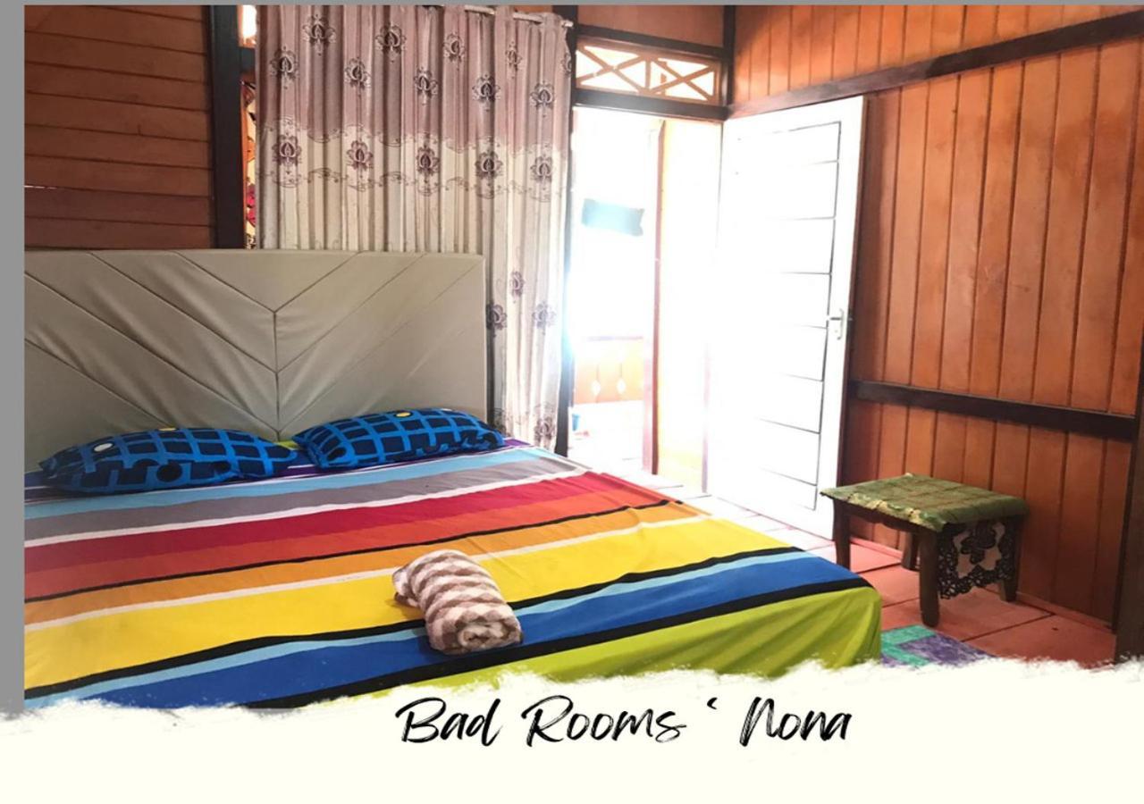 Heiner Homestay Bunaken Exteriör bild