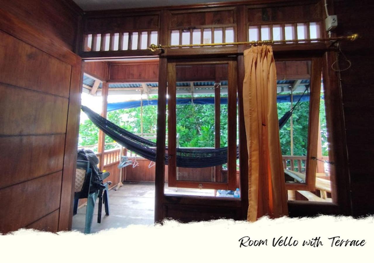 Heiner Homestay Bunaken Exteriör bild