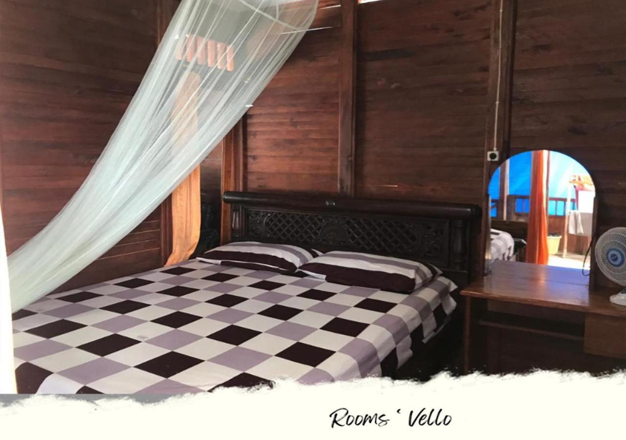 Heiner Homestay Bunaken Exteriör bild