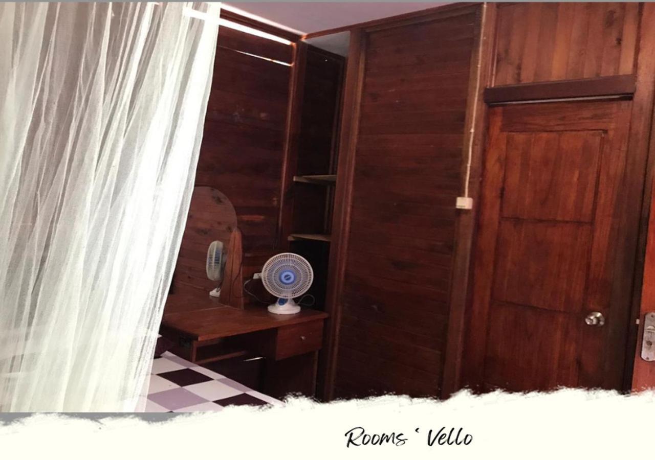 Heiner Homestay Bunaken Exteriör bild